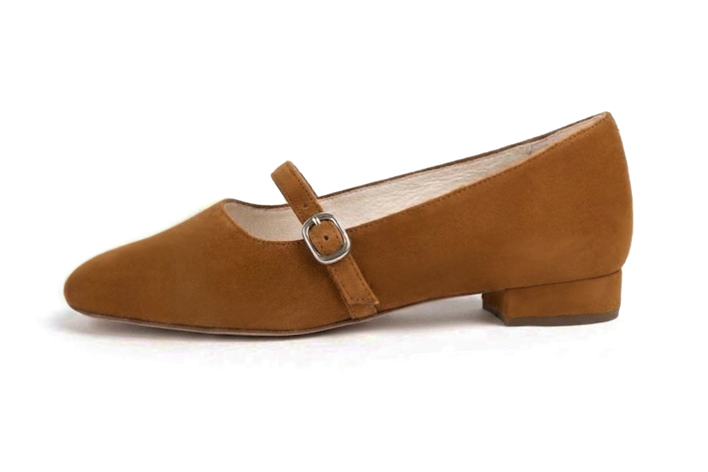Women's cognac ballet flats with round toe and low block heel - Profile view